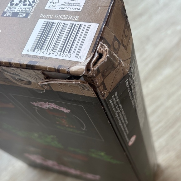 LEGO Botanical Collection Bonsai Tree with Green Leaves - Picture 7 of 7